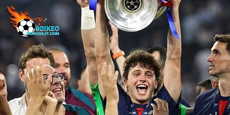 Những thành tựu đáng tự hào của tiền vệ Joao Neves